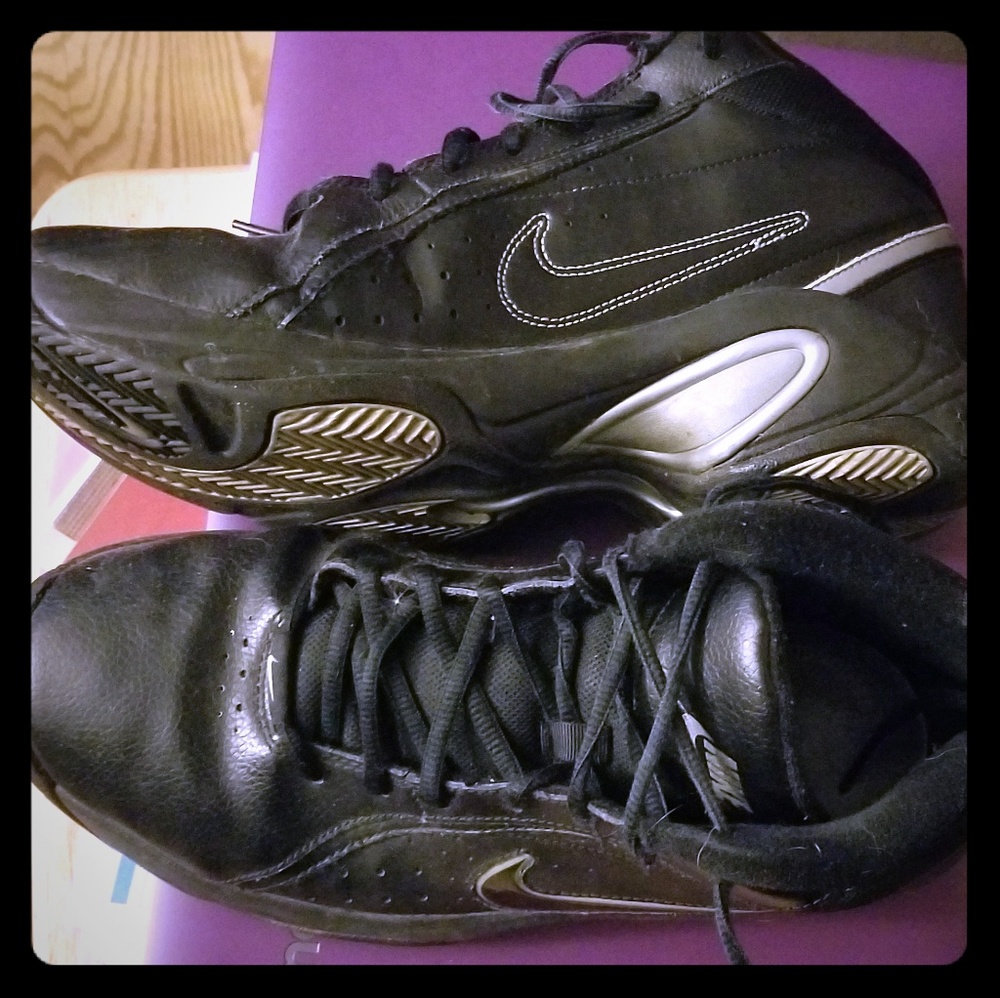 Black nike
